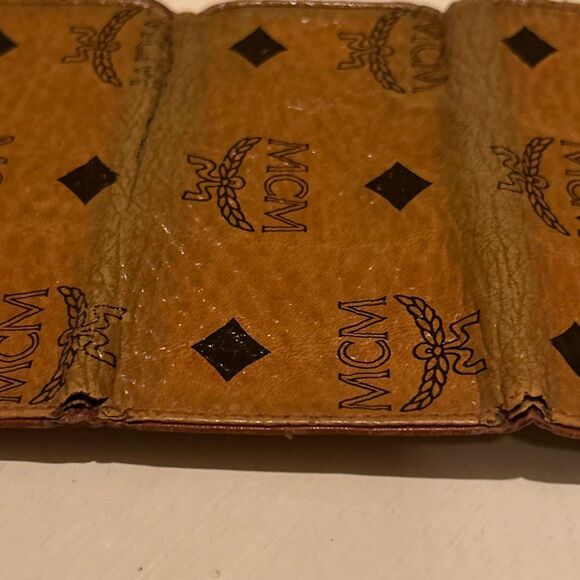 MCM Key Holder All Over Logo Print Golden Brown Leather 4 Ring Key Case - Picture 8 of 12